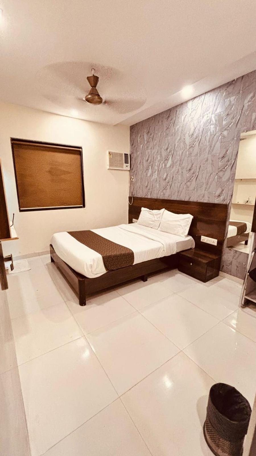 Hotel Garden Palace Mumbai Bagian luar foto