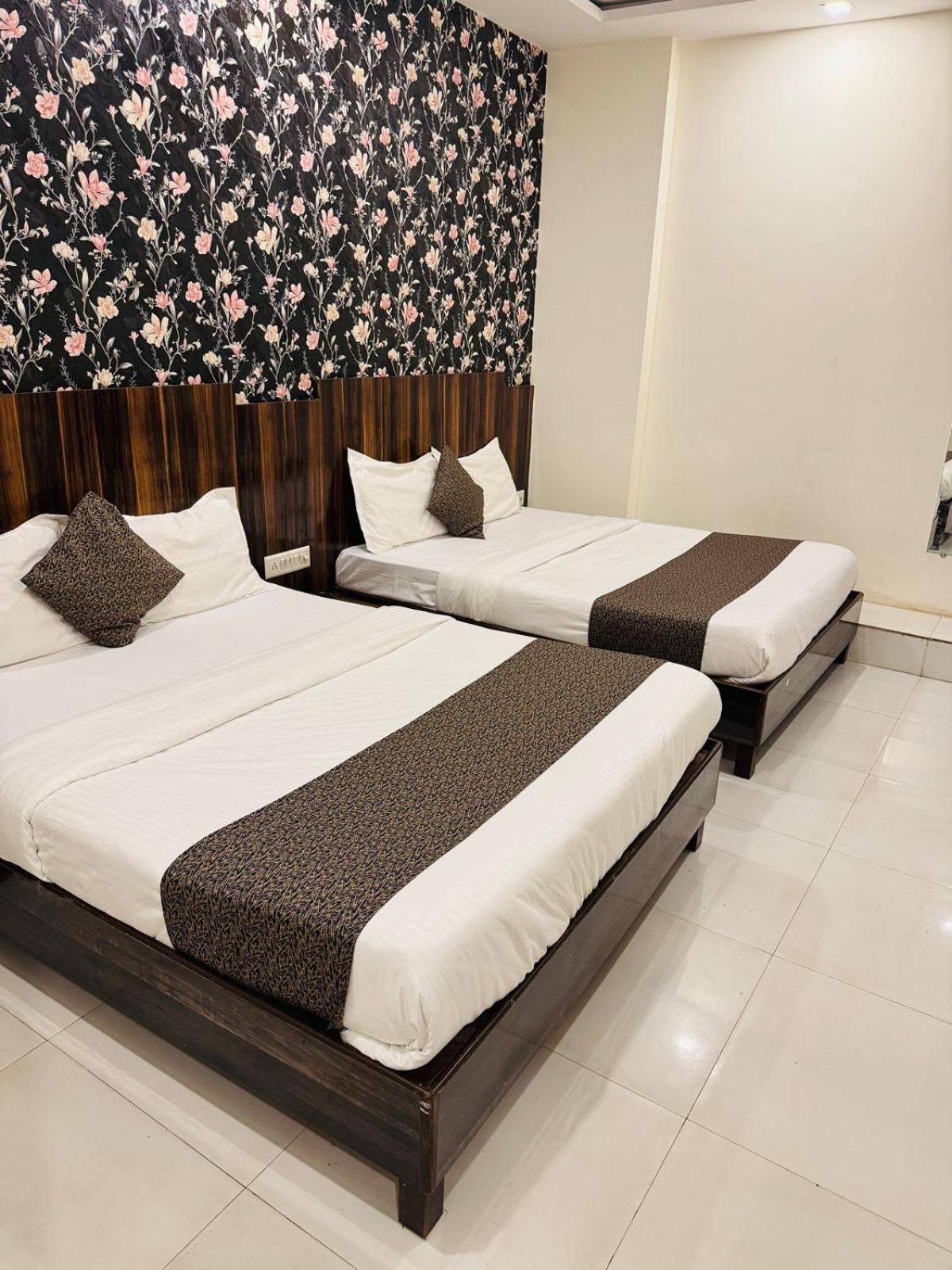 Hotel Garden Palace Mumbai Bagian luar foto